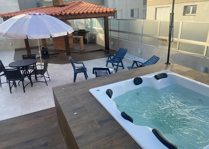 Cobertura Guarujá Apto com Jacuzzi e Churrasqueira